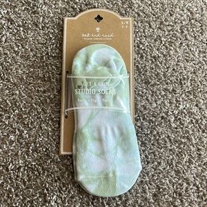 Oak and Reed Yoga Grip Socks
